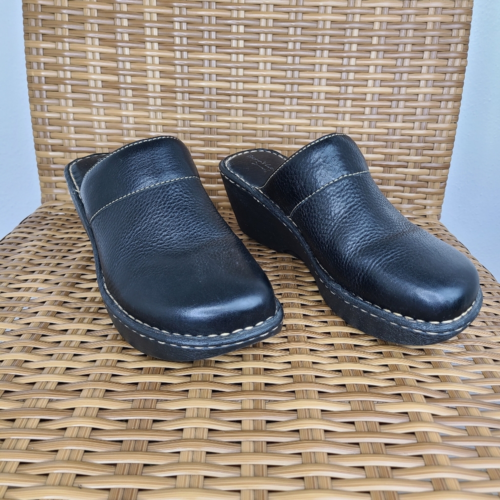 Brown's Landing Shoes Mules Open Heel Pebbled Leather Black Comfortable Size 8M